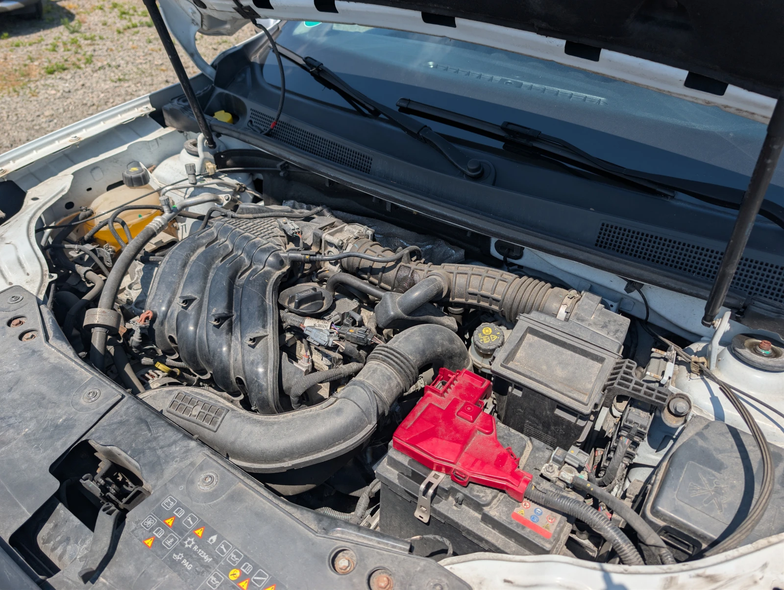 Dacia Duster 1.6i/Camera/Navi/Кожа, снимка 13 - Автомобили и джипове - 54763387