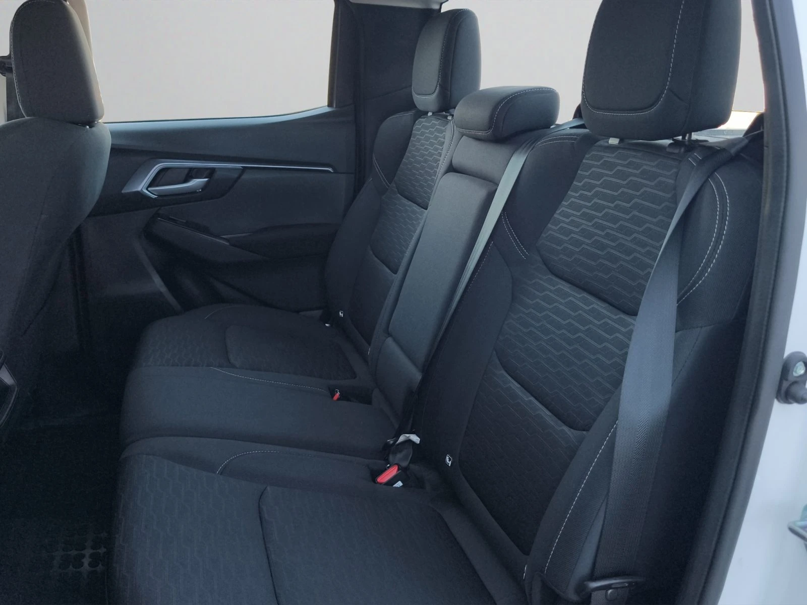 Isuzu D-max 4x4 D/C ACTIVITY//2308I018 | Mobile.bg � ����������� 12