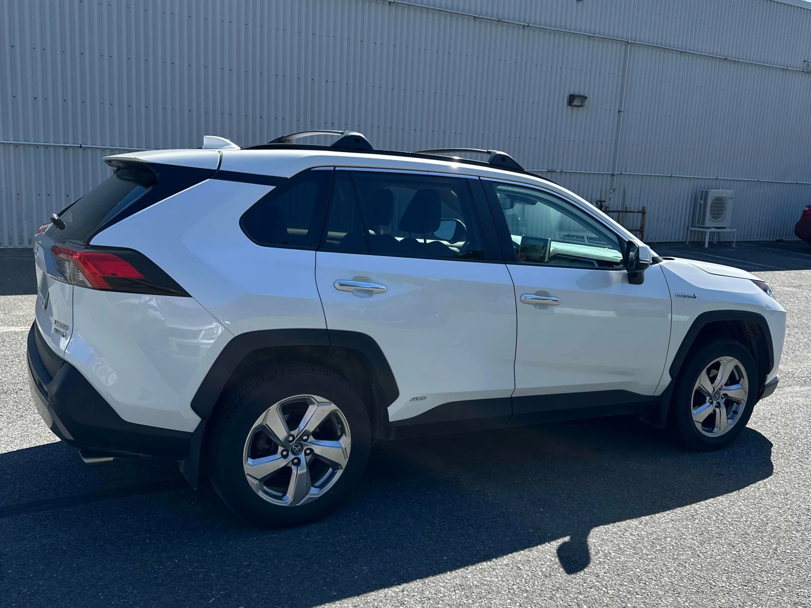 Toyota Rav4 * Hybrid Limited * CARFAX * АВТО ФИНАНСИРАНЕ* , снимка 3 - Автомобили и джипове - 56041770