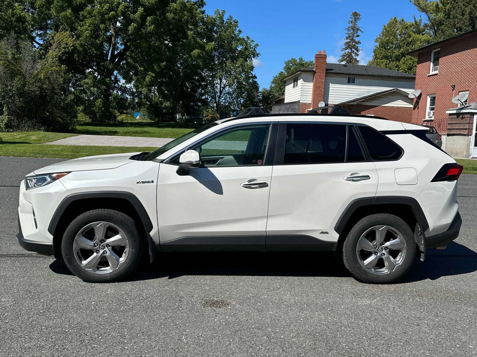 Toyota Rav4 * Hybrid Limited * CARFAX * АВТО ФИНАНСИРАНЕ* , снимка 2 - Автомобили и джипове - 56041770