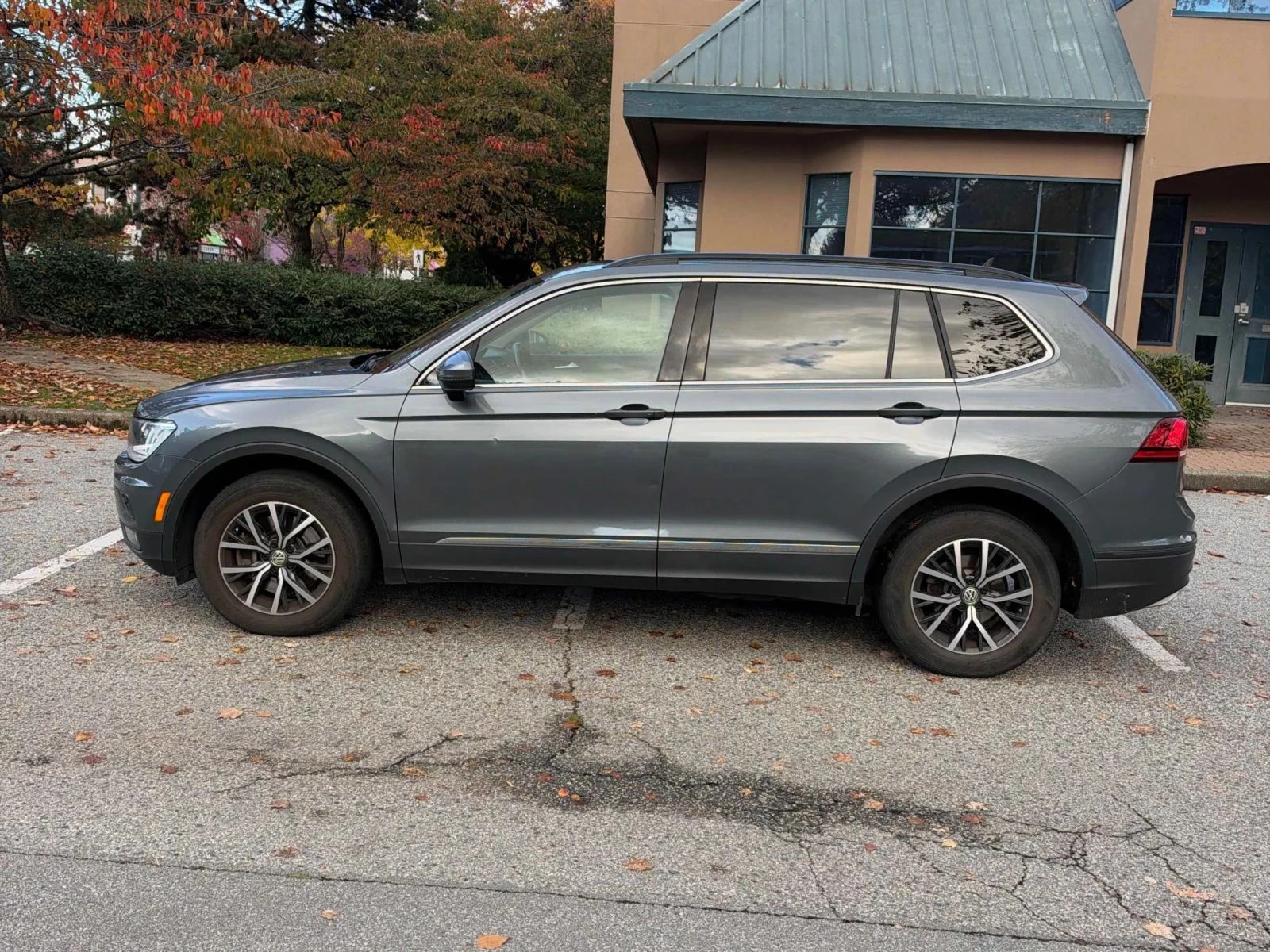 VW Tiguan, снимка 2 - Автомобили и джипове - 56719787