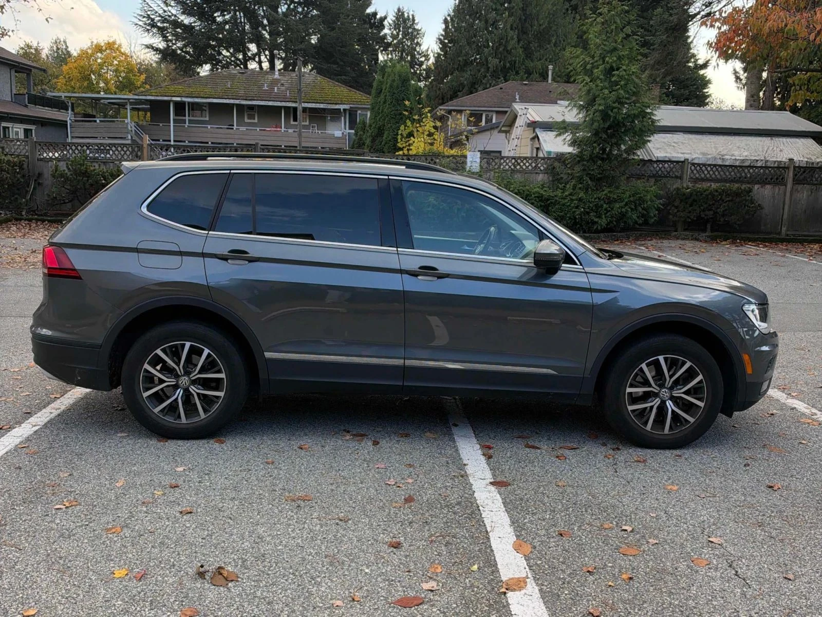 VW Tiguan, снимка 3 - Автомобили и джипове - 56719787