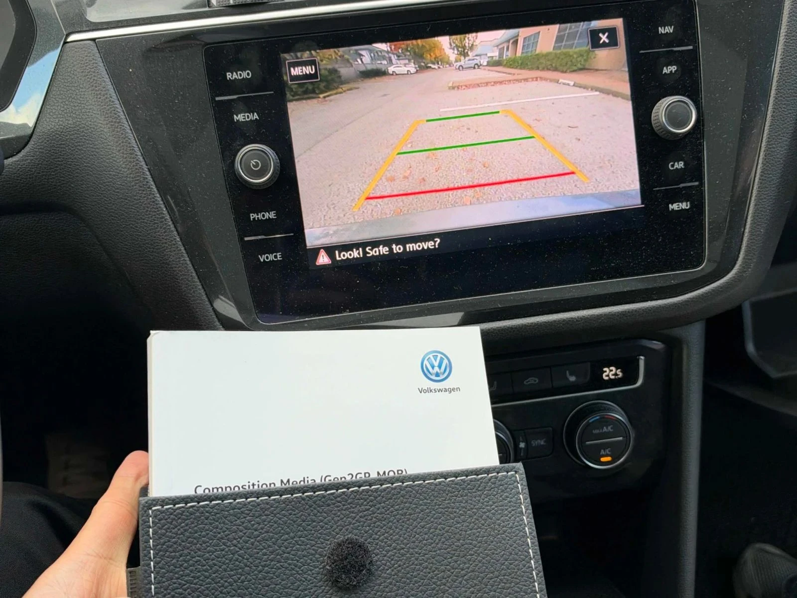 VW Tiguan, снимка 12 - Автомобили и джипове - 56719787