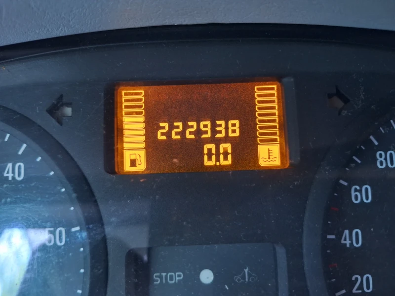 Opel Vivaro, снимка 6 - Бусове и автобуси - 52645501