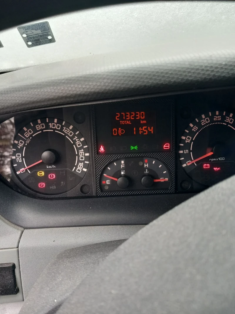 Iveco Daily, снимка 5 - Бусове и автобуси - 53402801