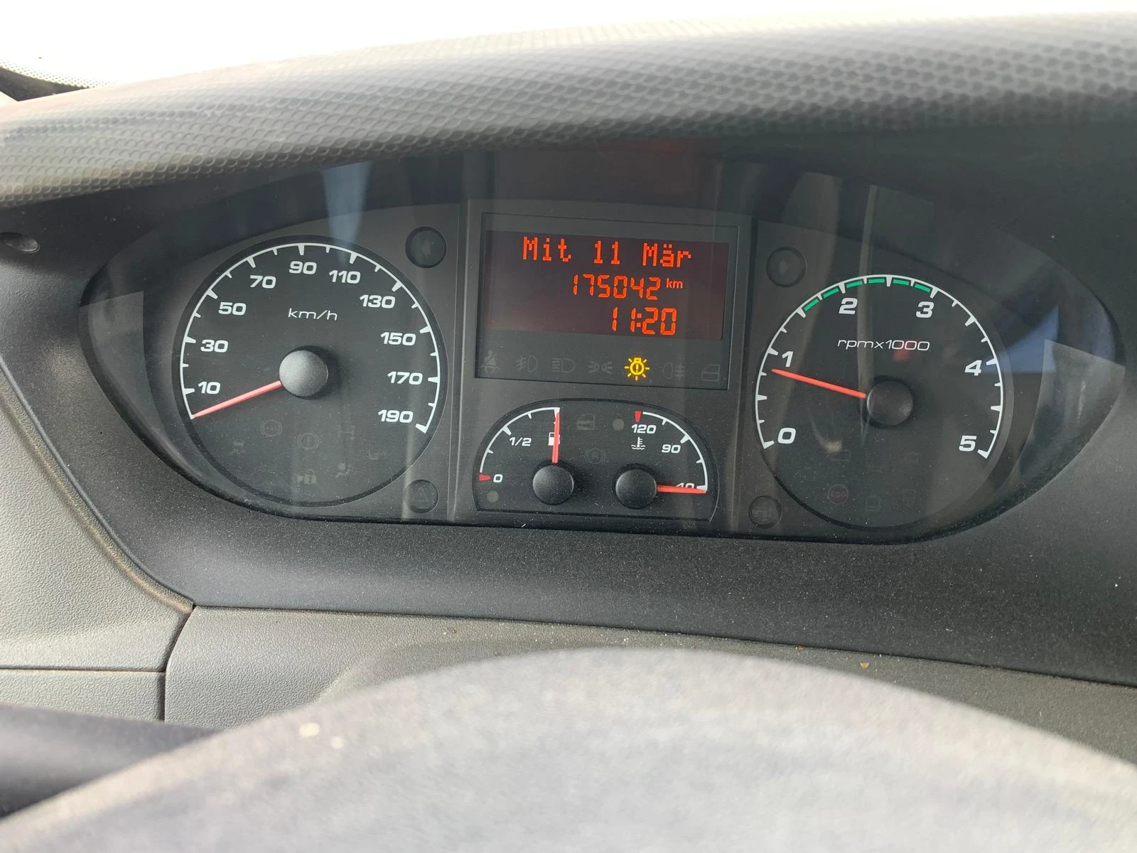 Iveco Daily 35c15* 3.0HPI* 4.20м.* ШВЕЙЦАРИЯ* , снимка 7 - Бусове и автобуси - 53818733