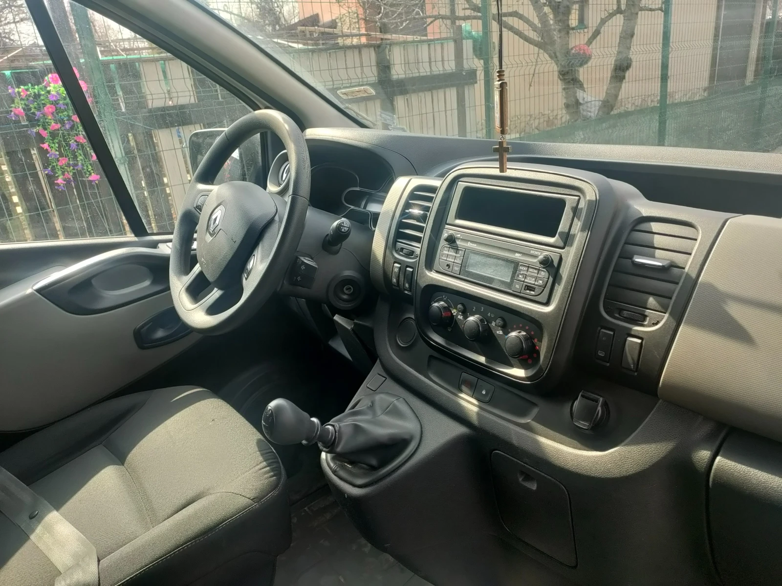 Renault Trafic, снимка 3 - Бусове и автобуси - 53837183