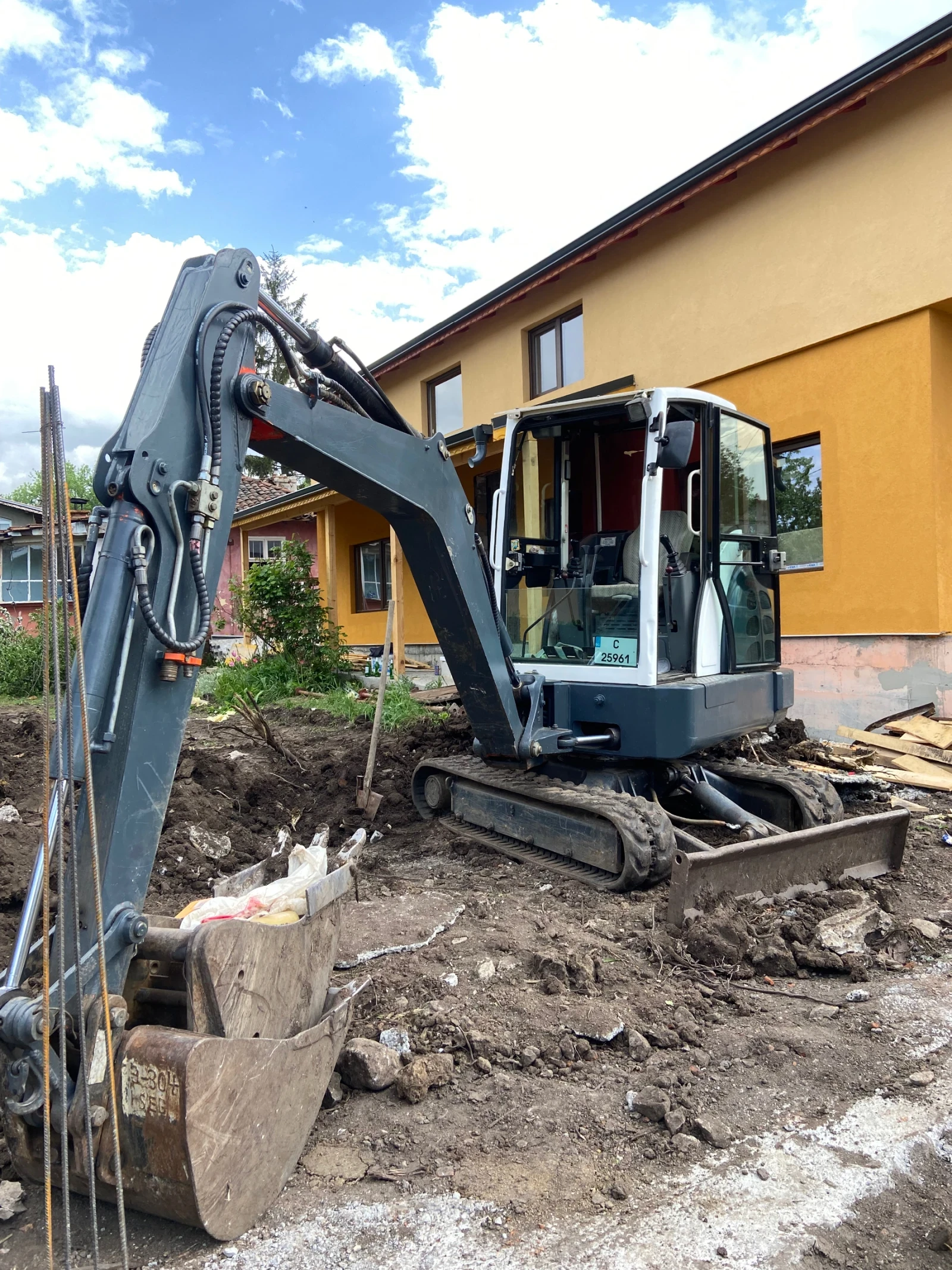 Багер Terex HR16