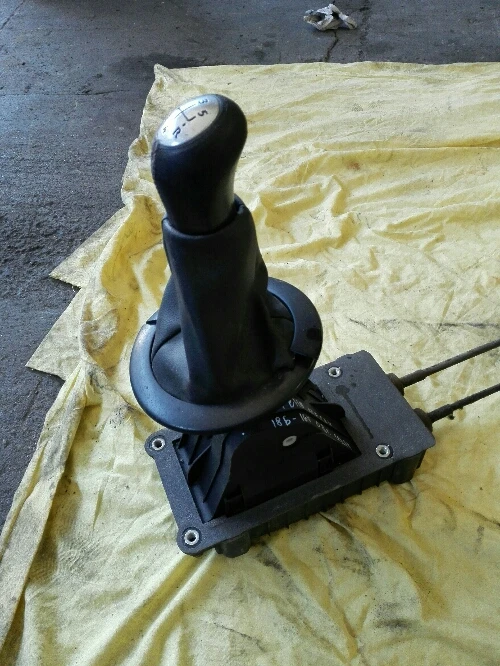 Скоростен лост Рено Меган 1.8 16в