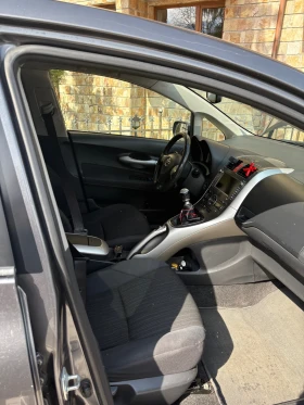 Toyota Auris, снимка 5