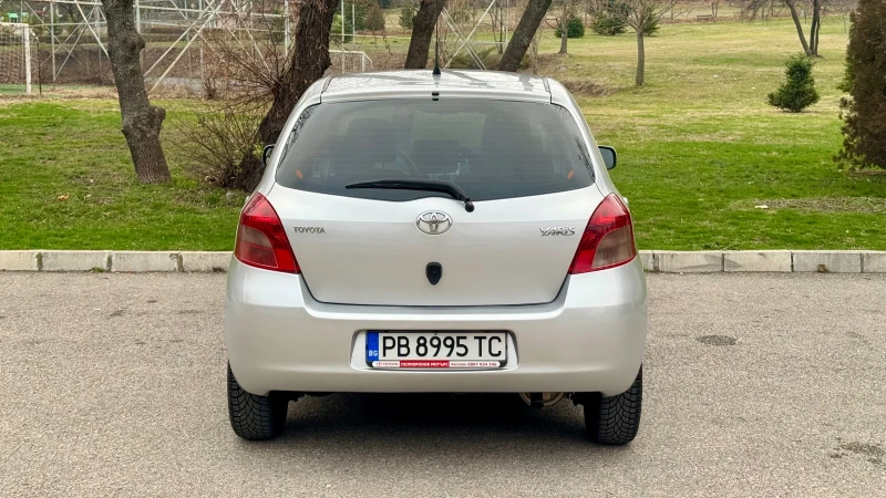 Toyota Yaris 1.4 D-4D, снимка 8 - Автомобили и джипове - 48347870