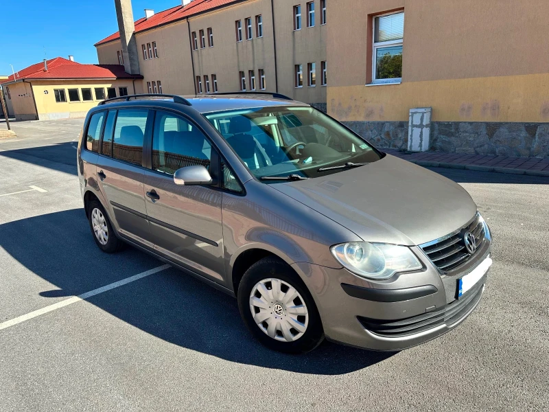 VW Touran, снимка 2 - Автомобили и джипове - 48667717