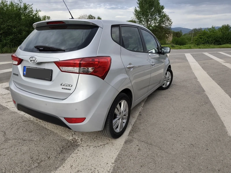 Hyundai Ix20, снимка 3 - Автомобили и джипове - 52233489