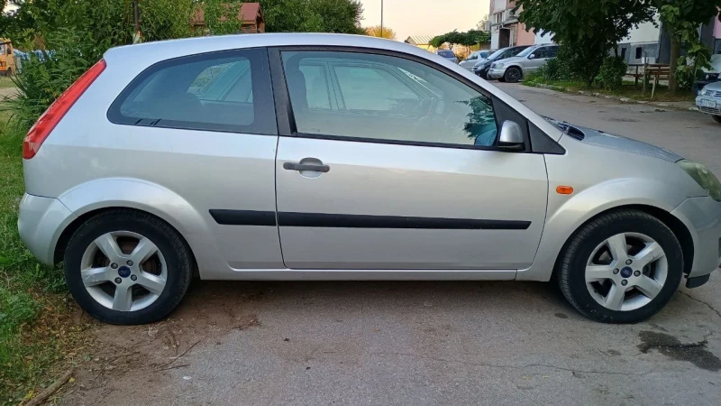 Ford Fiesta 1.2, снимка 4 - Автомобили и джипове - 50645121