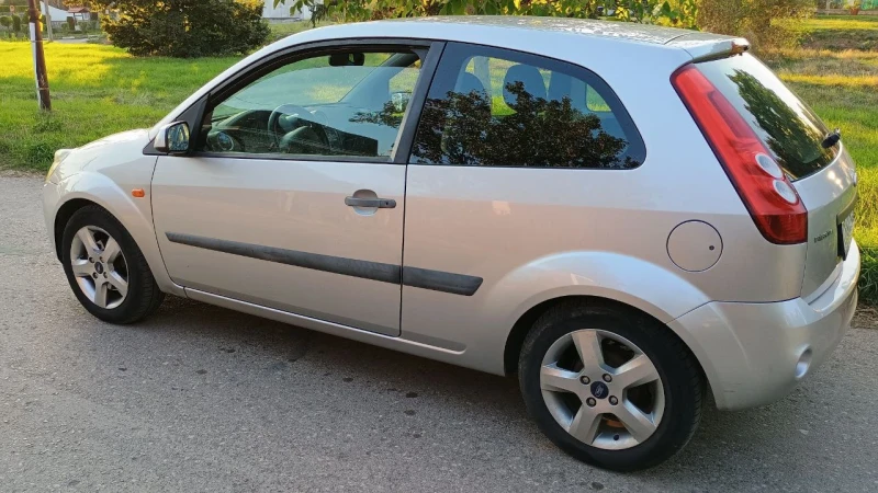 Ford Fiesta 1.2, снимка 2 - Автомобили и джипове - 50645121