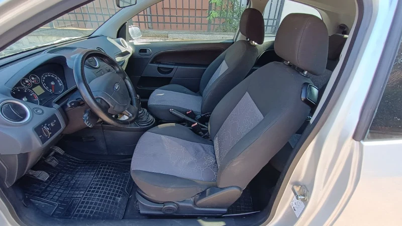 Ford Fiesta 1.2, снимка 5 - Автомобили и джипове - 50645121