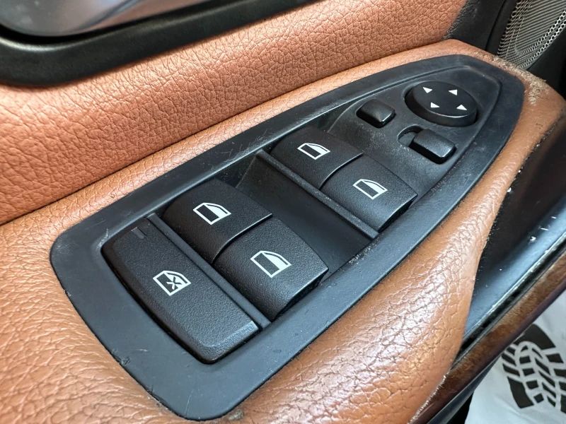 BMW 335 3.0i 306 к.с., снимка 15 - Автомобили и джипове - 51699085