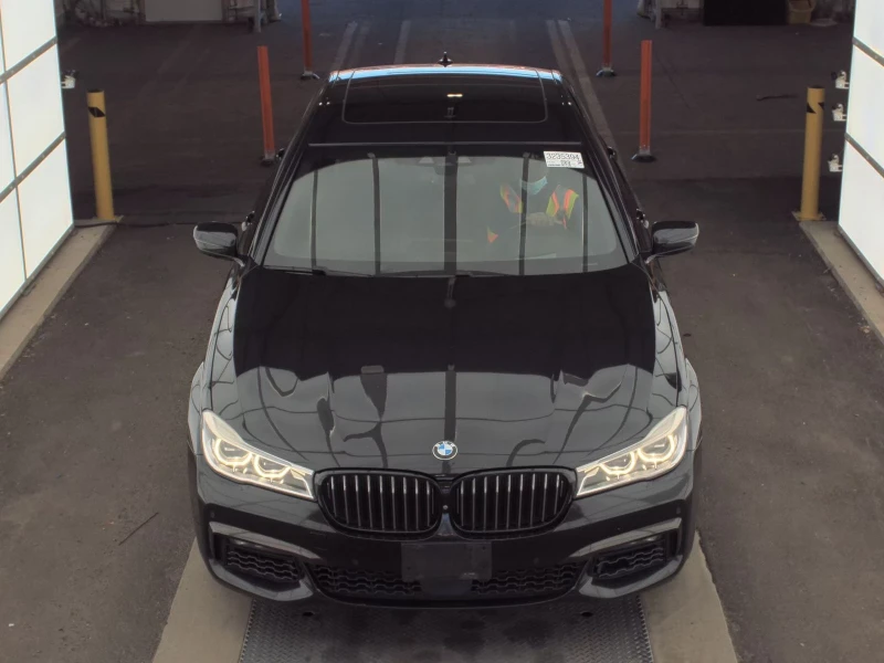 BMW 750 i xDrive M SPORT LINE, снимка 2 - Автомобили и джипове - 53153113