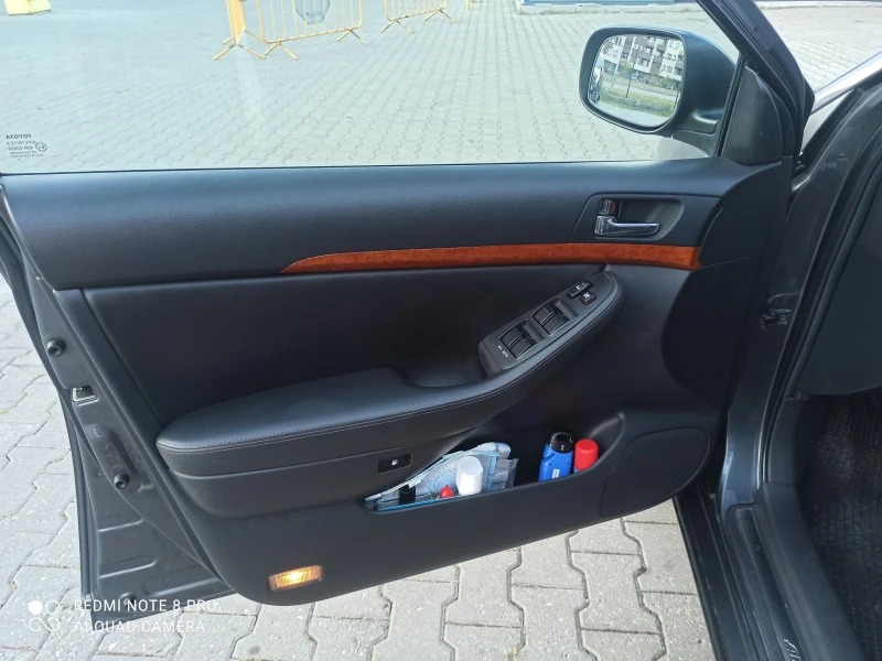 Toyota Avensis D4D, снимка 14 - Автомобили и джипове - 53219717