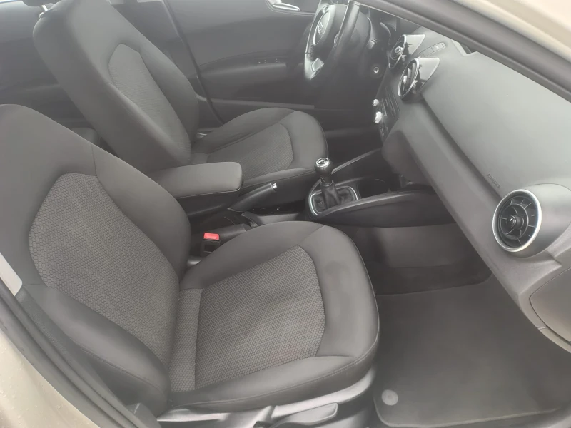 Audi A1, снимка 10 - Автомобили и джипове - 53221644