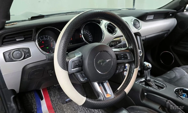 Ford Mustang, снимка 13 - Автомобили и джипове - 53277343