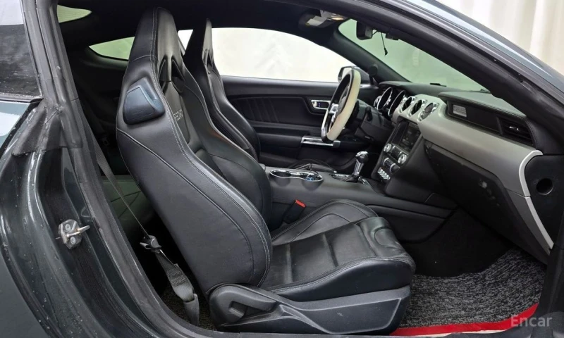 Ford Mustang, снимка 11 - Автомобили и джипове - 53277343