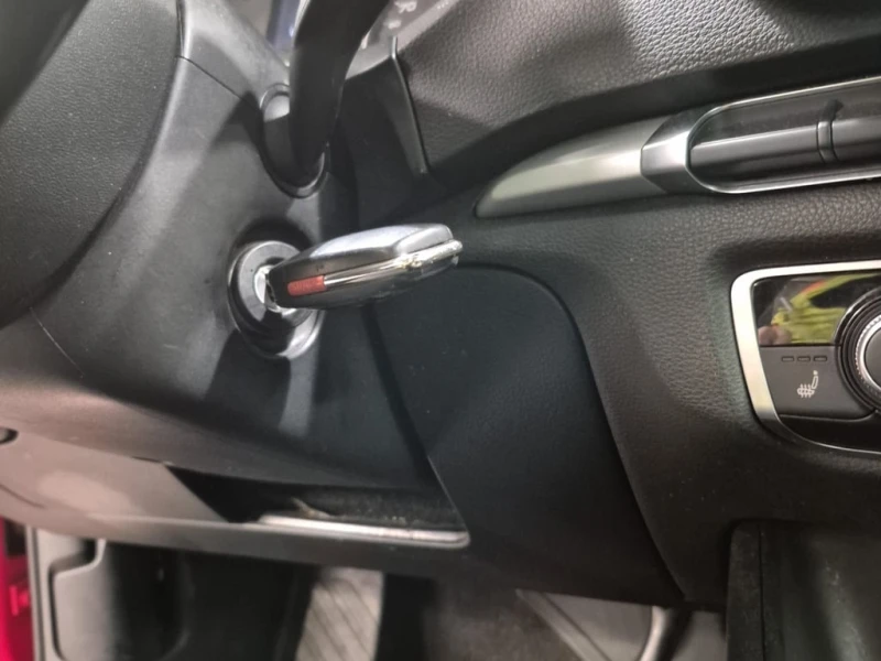 Audi A3 2016 * 2.0T PREMIUM * CARFAX * ОТ ПРЕДСТАВИТЕЛСТВО, снимка 8 - Автомобили и джипове - 53292990