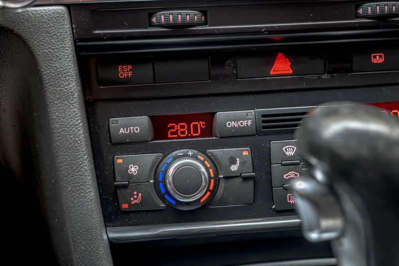 Audi A6 3.0TDI/Sline/Подгрев/FullLed/290Hp/Даунпайп, снимка 11 - Автомобили и джипове - 53564853