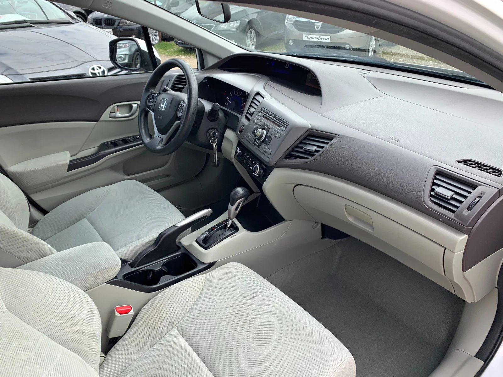 Honda Civic 1.8i АВТОМАТИК  - изображение 8