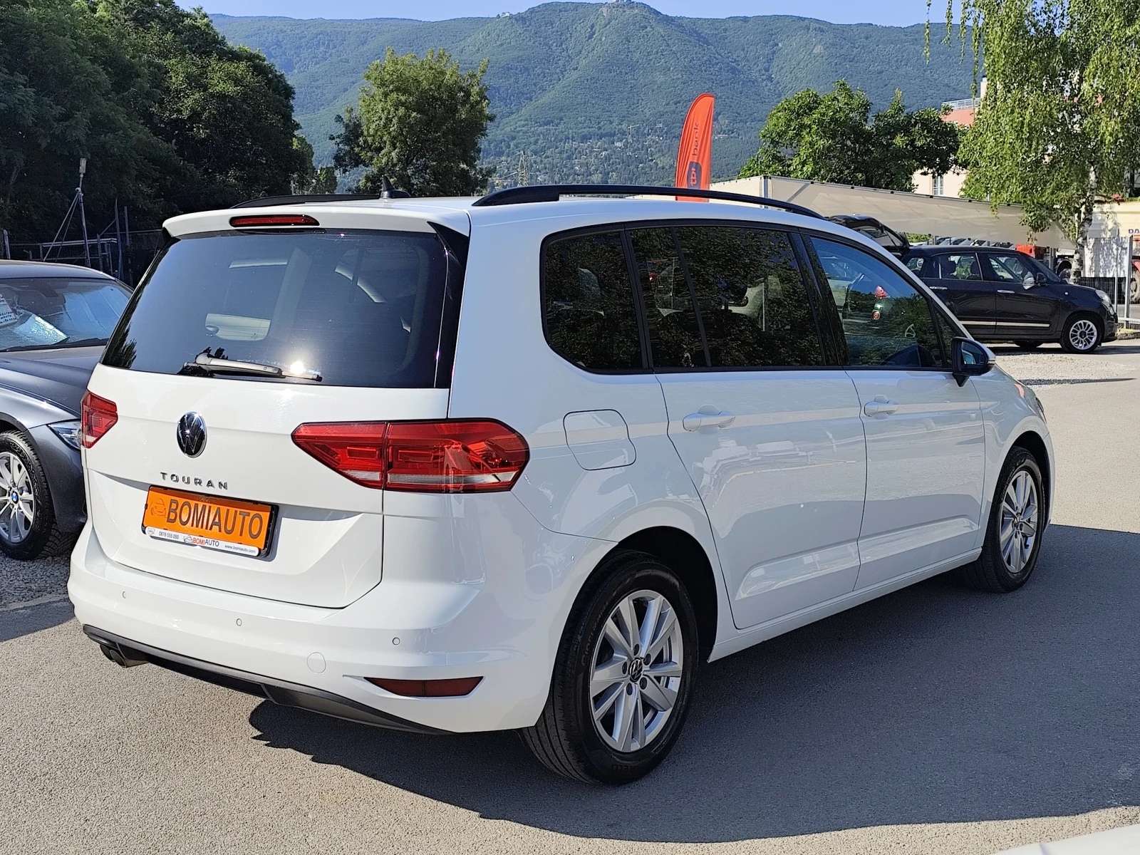 VW Touran 2.0TDI* АВТОМАТИК* 7 МЕСТА* EURO 6D*  - изображение 4