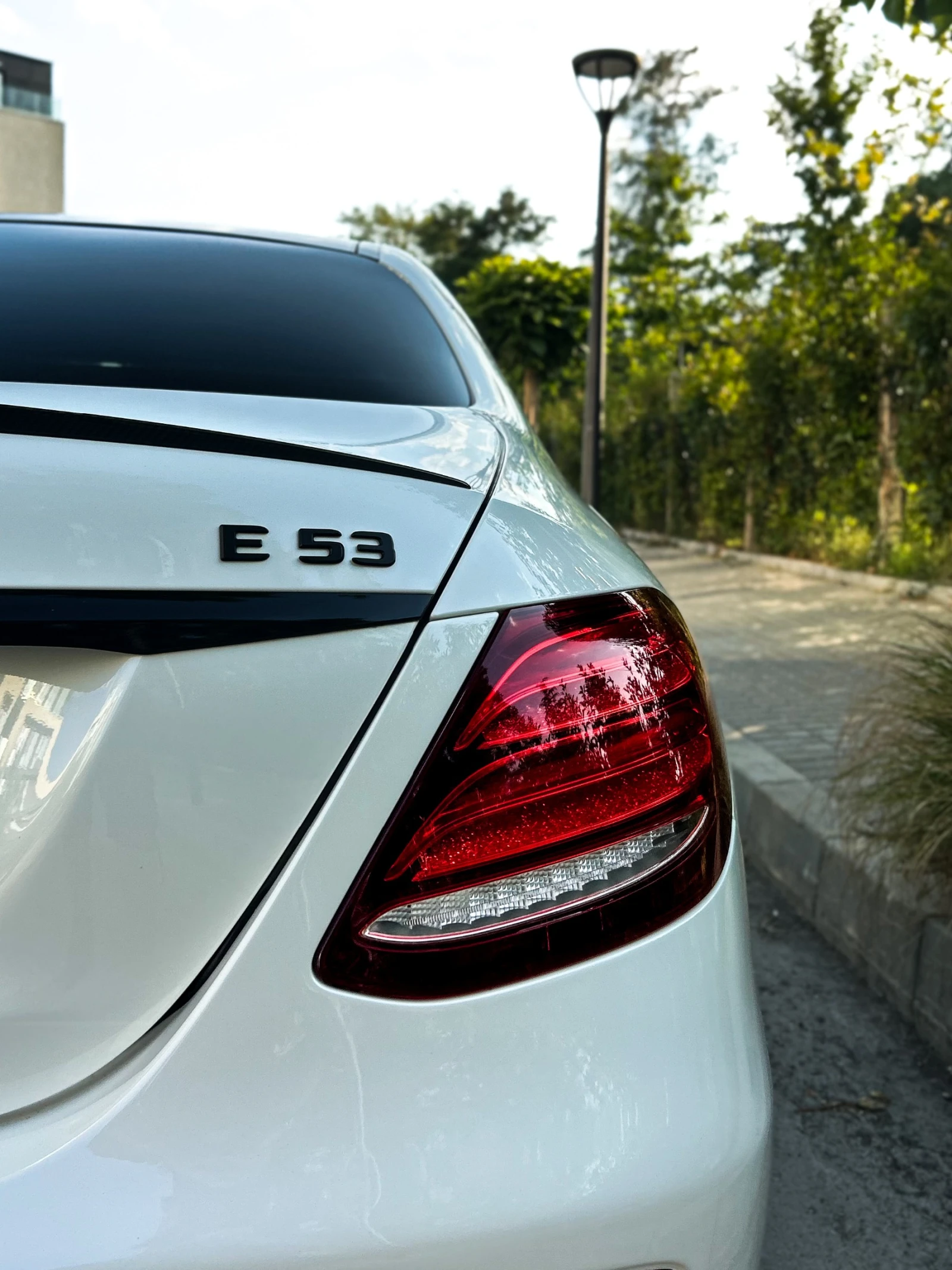 Mercedes-Benz E 53 AMG  - изображение 8