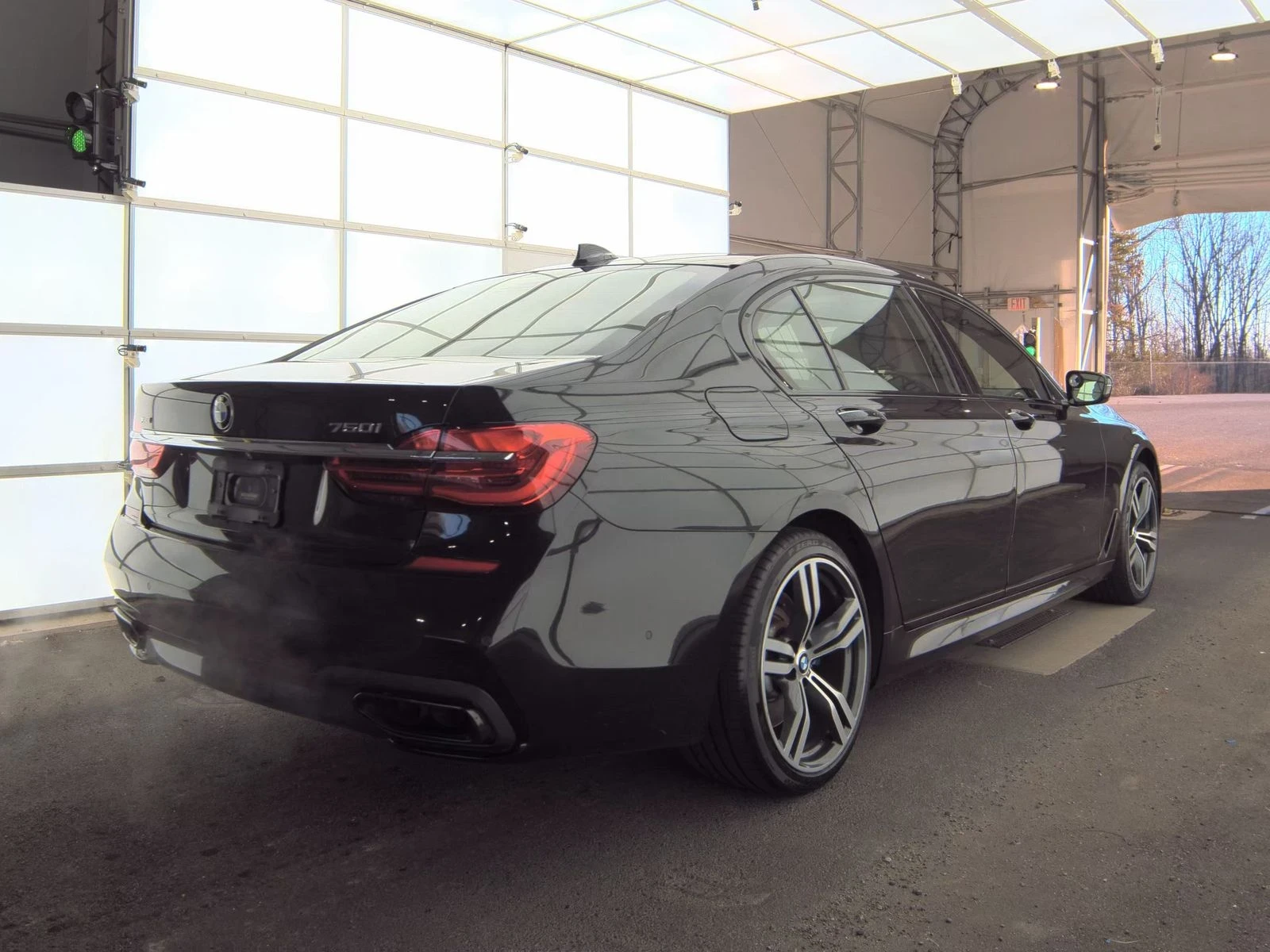 BMW 750 i xDrive M SPORT LINE - изображение 4