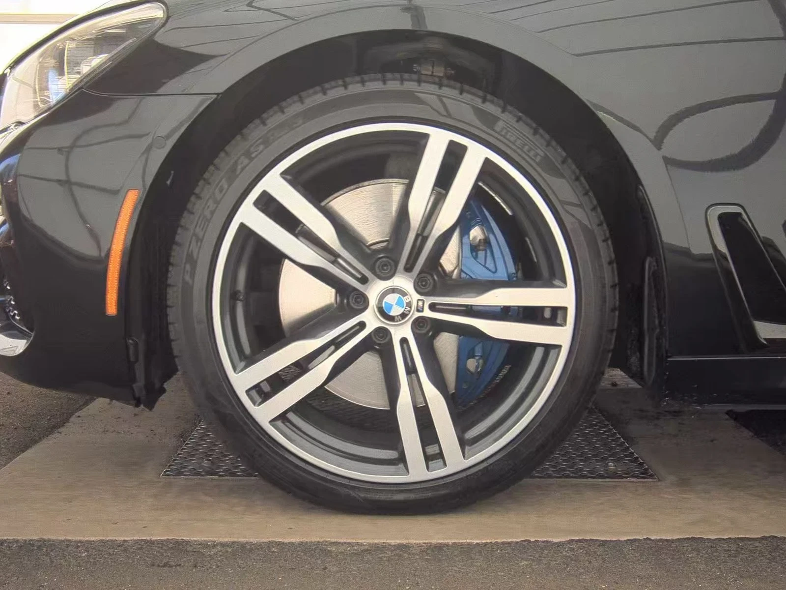 BMW 750 i xDrive M SPORT LINE - изображение 7