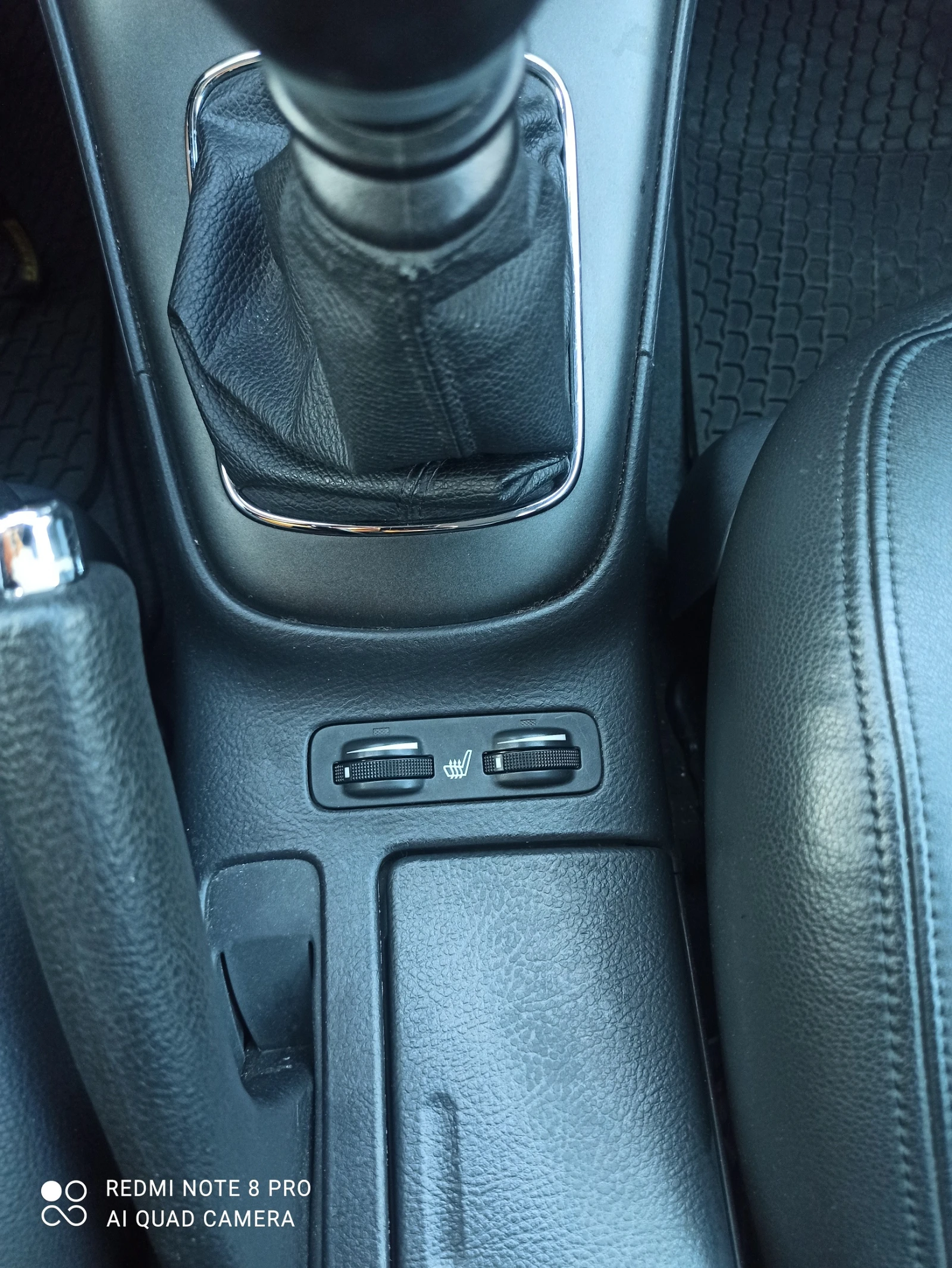 Toyota Avensis D4D, снимка 13 - Автомобили и джипове - 53709816