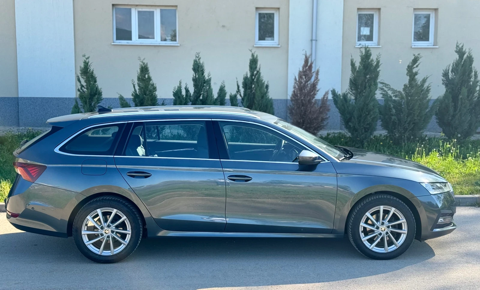 Skoda Octavia 2.0 150/DSG/MATRIX/FULL/Обслужен двигател, снимка 5 - Автомобили и джипове - 54455696
