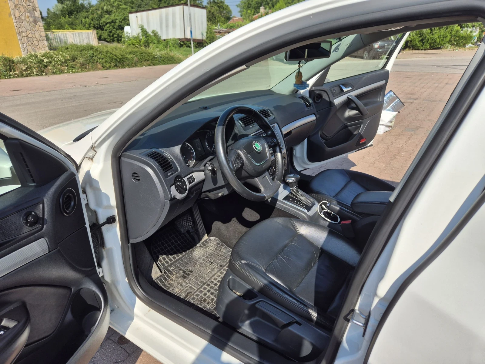 Skoda Octavia, снимка 12 - Автомобили и джипове - 55091648