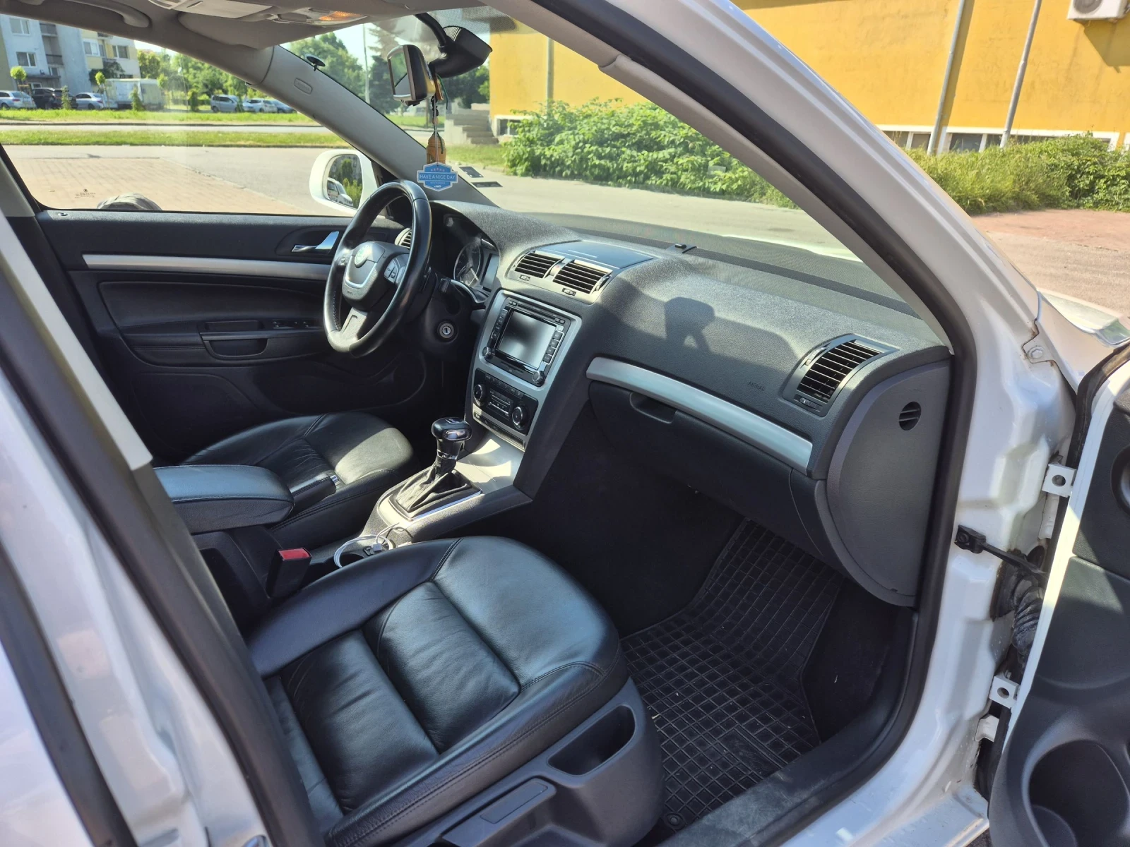 Skoda Octavia, снимка 11 - Автомобили и джипове - 55091648