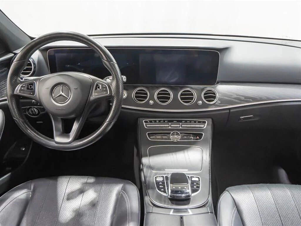 Mercedes-Benz E 300 4MATIC/AMG LINE/PANORAMA/360CAM/BURMESTER, снимка 6 - Автомобили и джипове - 55262551