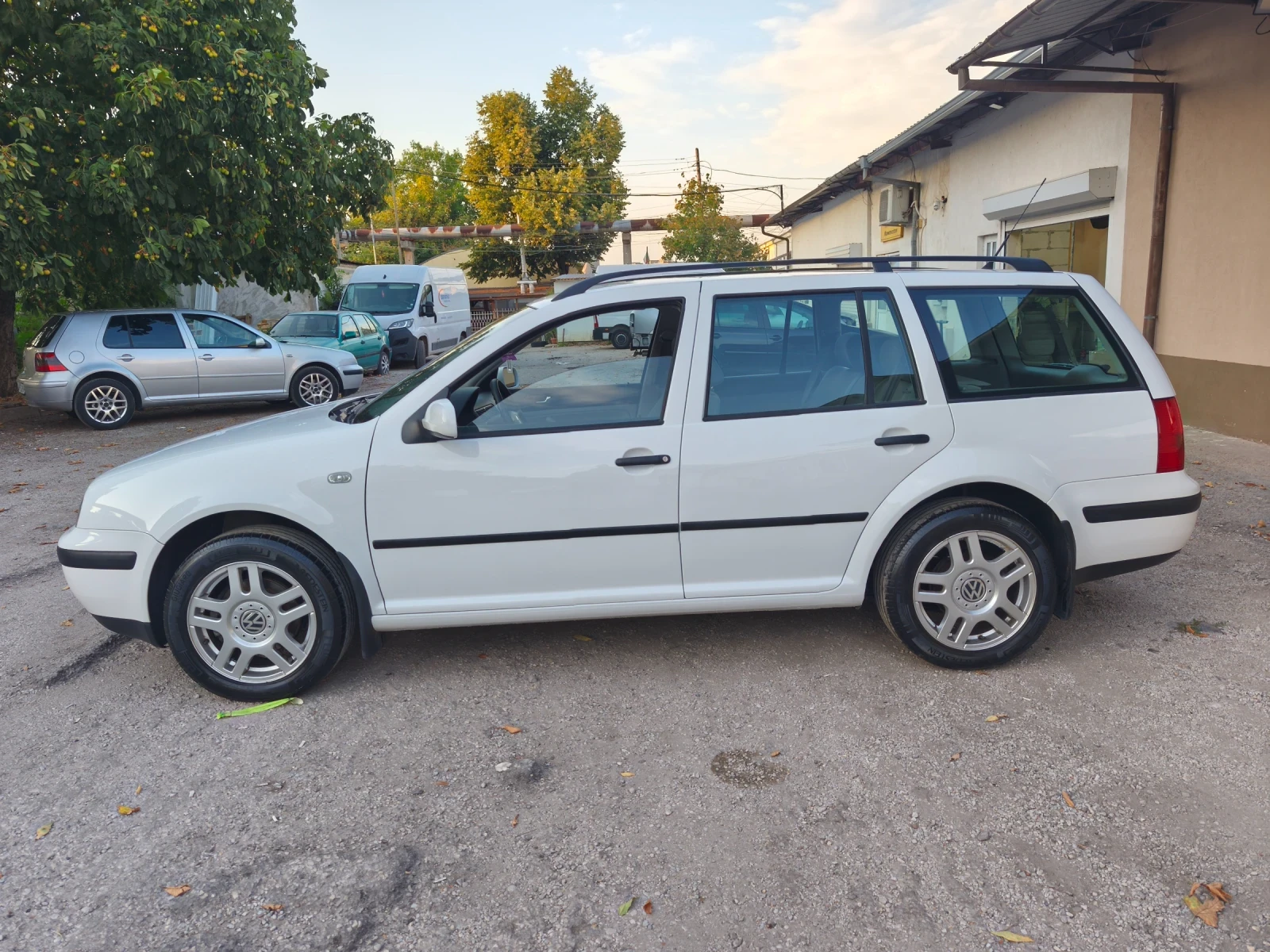 VW Golf 1.9 SDI, снимка 8 - Автомобили и джипове - 55879565