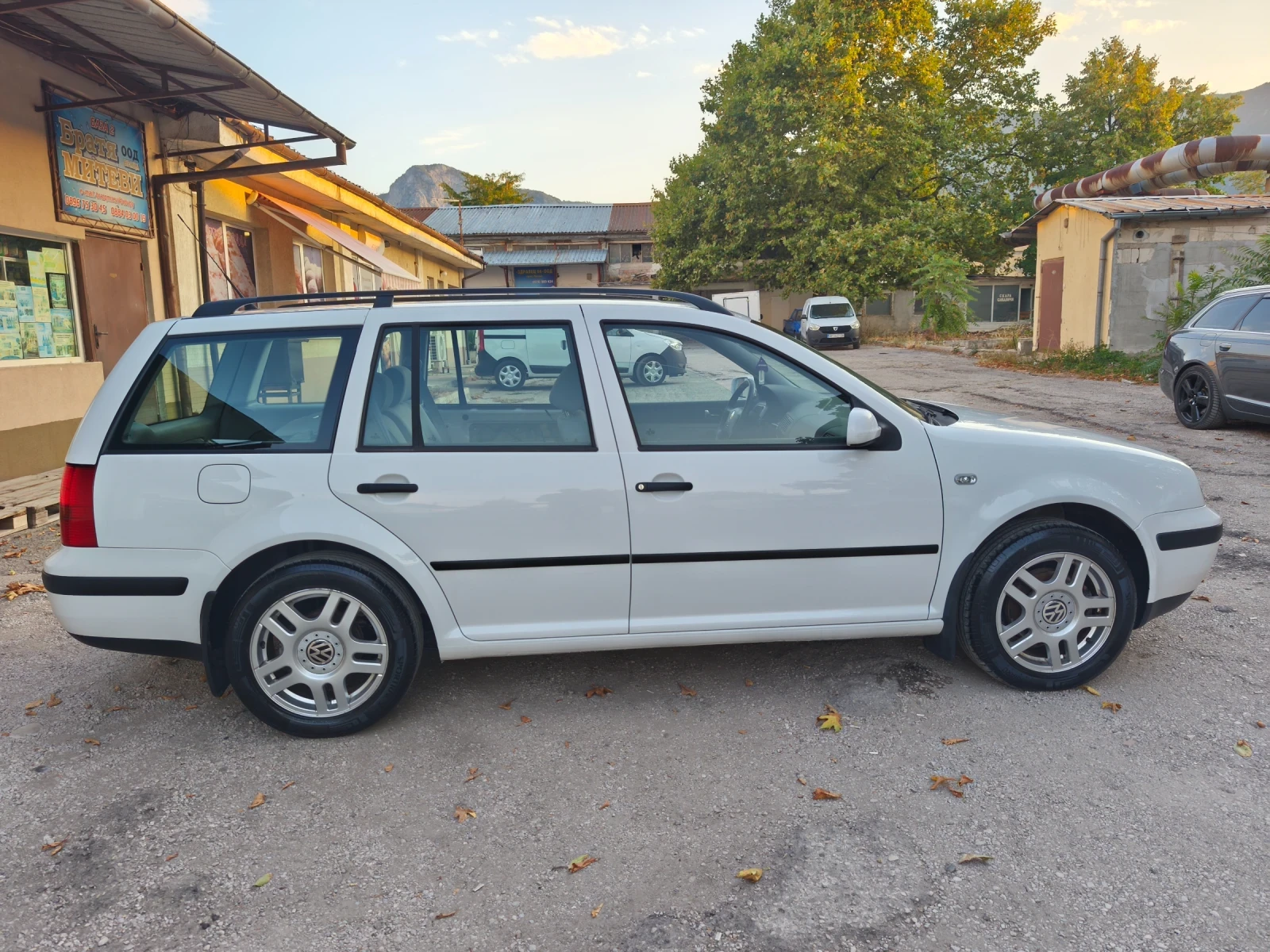 VW Golf 1.9 SDI, снимка 7 - Автомобили и джипове - 55879565