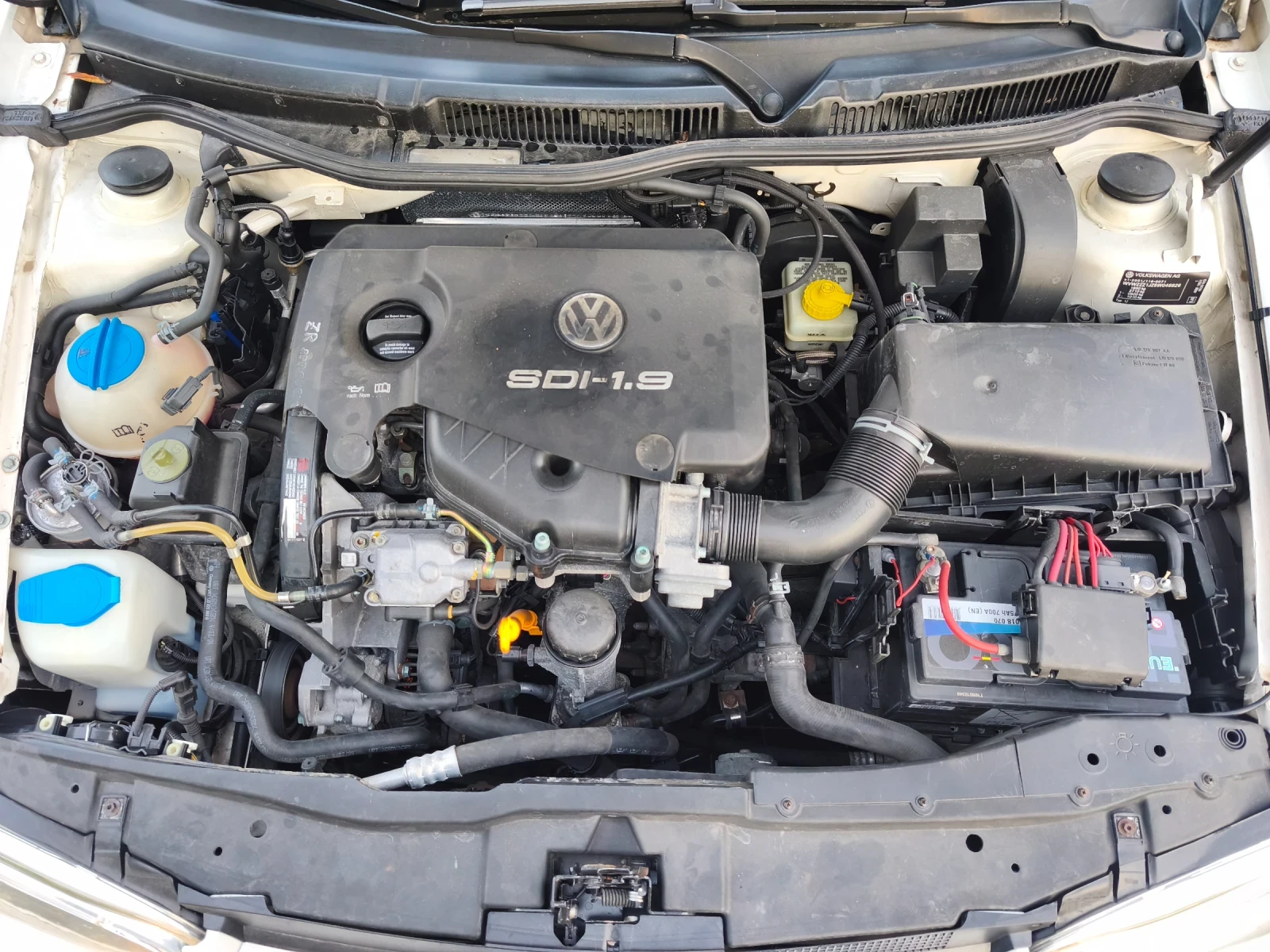 VW Golf 1.9 SDI, снимка 14 - Автомобили и джипове - 55879565