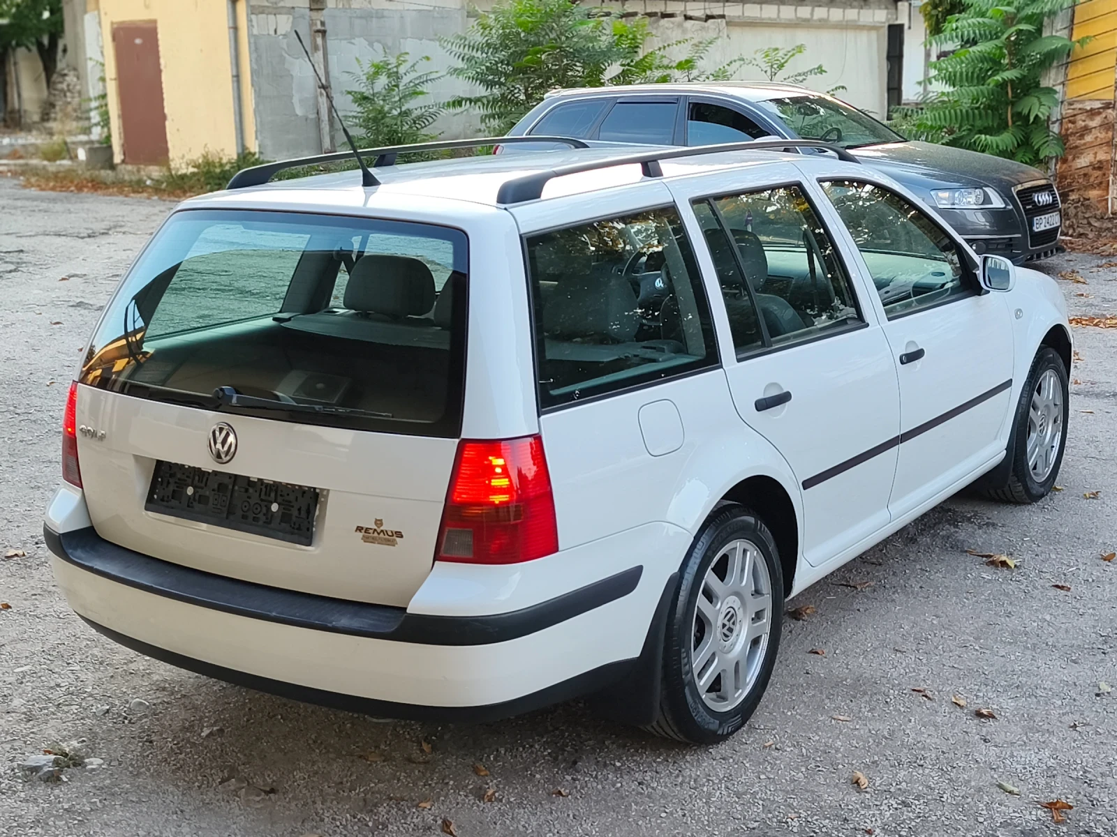 VW Golf 1.9 SDI, снимка 4 - Автомобили и джипове - 55879565