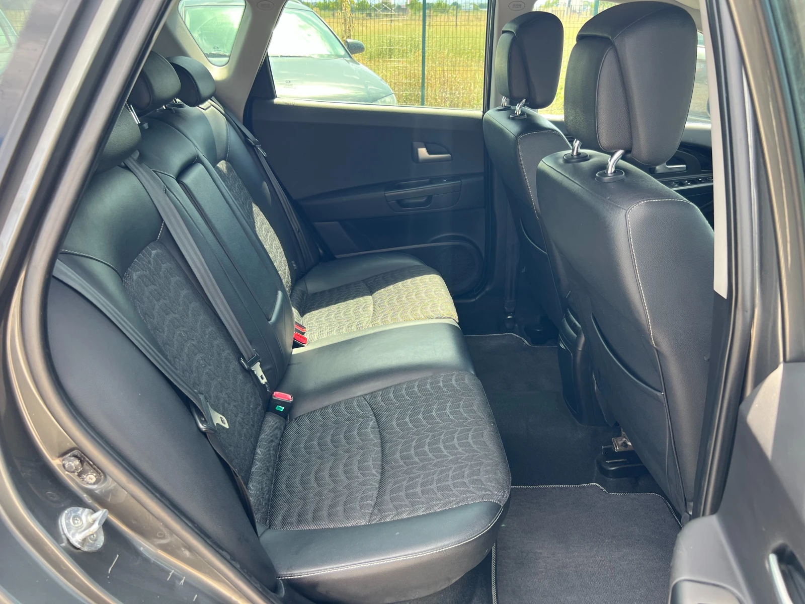 Kia Ceed Sport, снимка 14 - Автомобили и джипове - 55969462