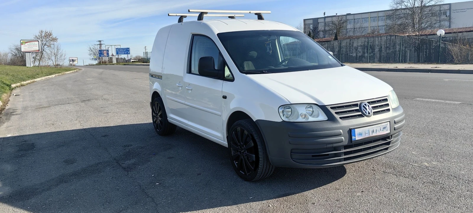 VW Caddy Gen.III, снимка 2 - Автомобили и джипове - 56153270