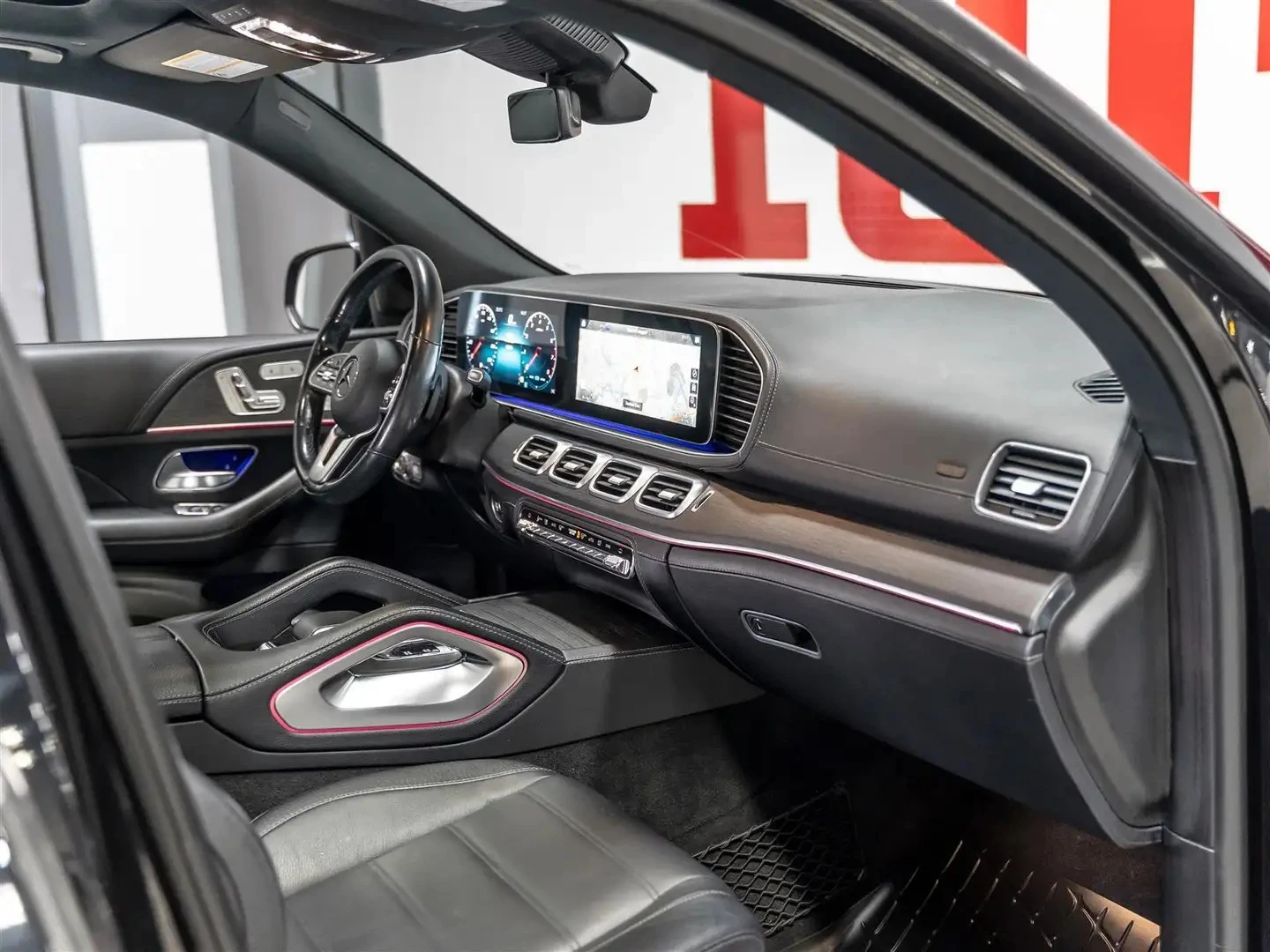 Mercedes-Benz GLE 450 AMG PK* NIGHT PK* 360* DIS* PANO* AIRMATIC* КРАЙНА, снимка 13 - Автомобили и джипове - 56239603