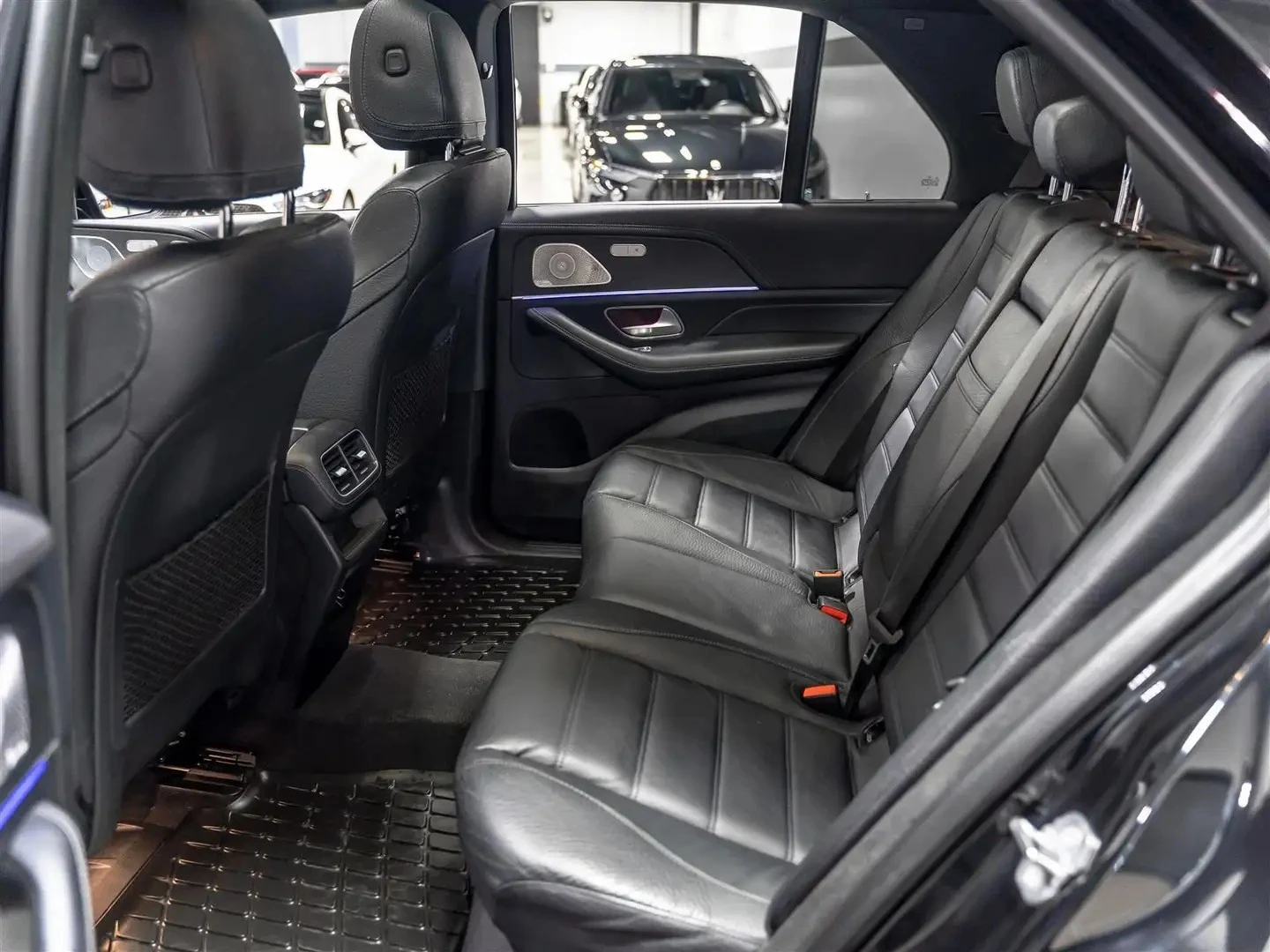 Mercedes-Benz GLE 450 AMG PK* NIGHT PK* 360* DIS* PANO* AIRMATIC* КРАЙНА, снимка 17 - Автомобили и джипове - 56239603