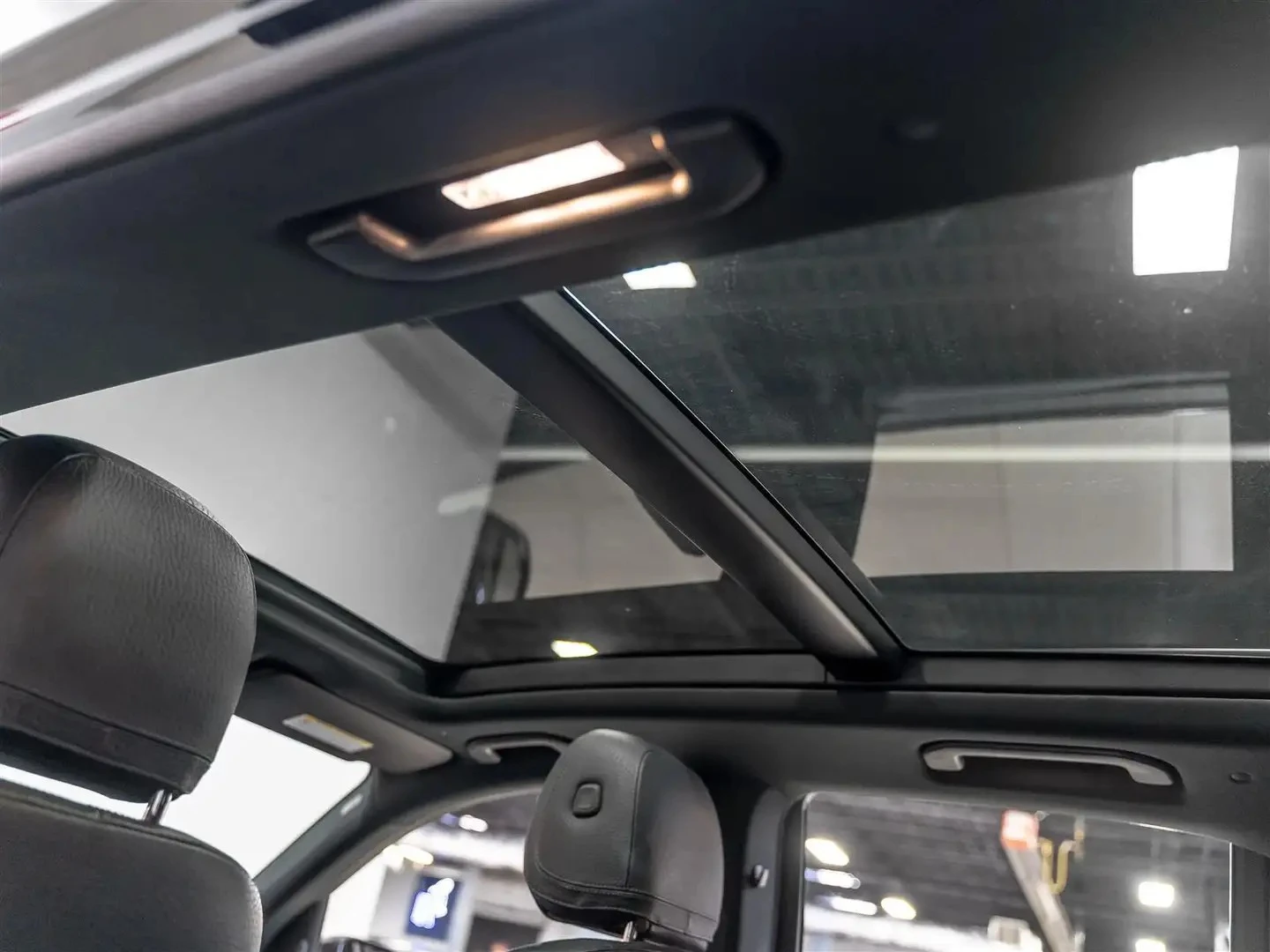 Mercedes-Benz GLE 450 AMG PK* NIGHT PK* 360* DIS* PANO* AIRMATIC* КРАЙНА, снимка 12 - Автомобили и джипове - 56239603