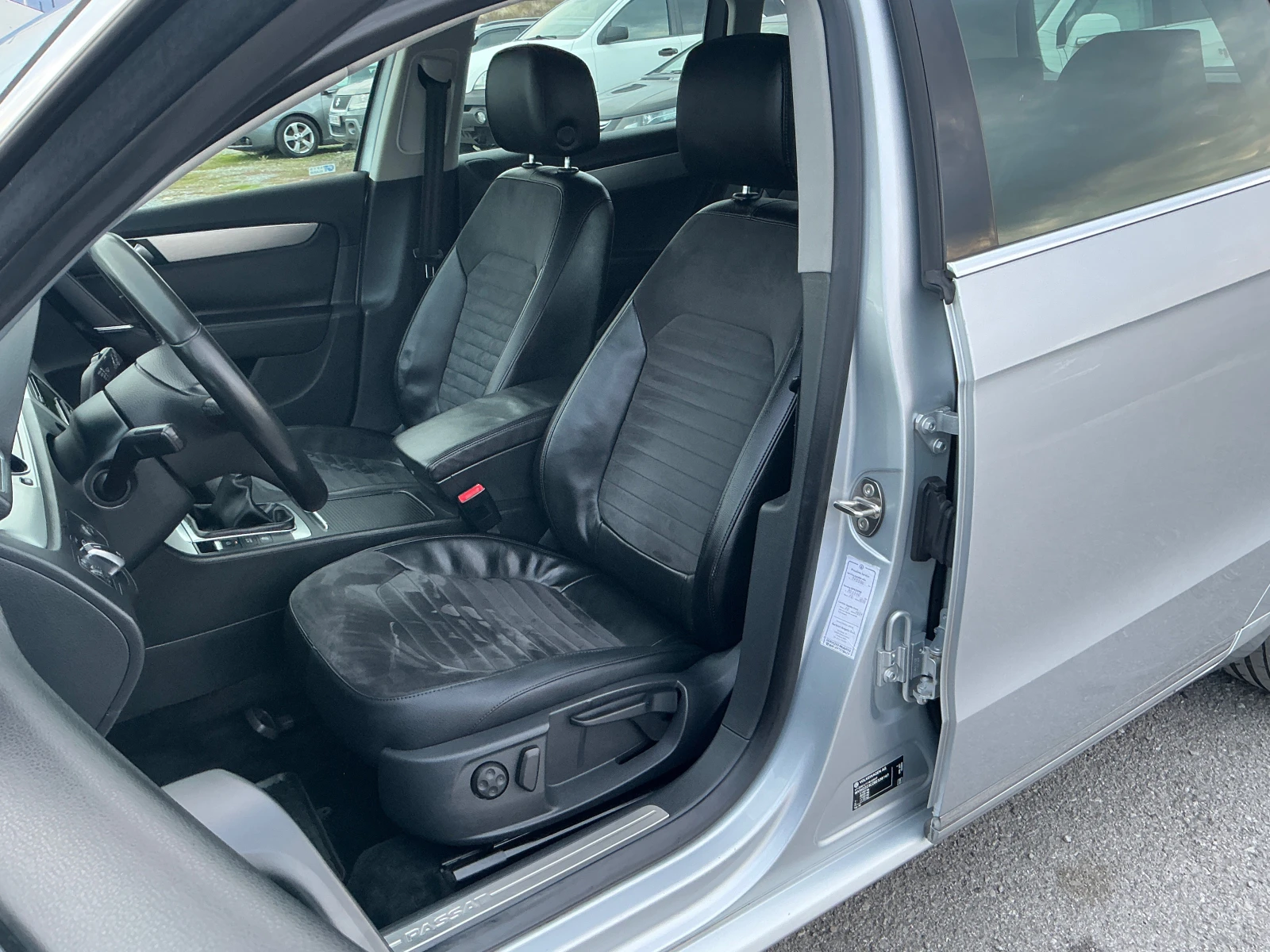 VW Passat 2.0 TDI , снимка 13 - Автомобили и джипове - 56729431