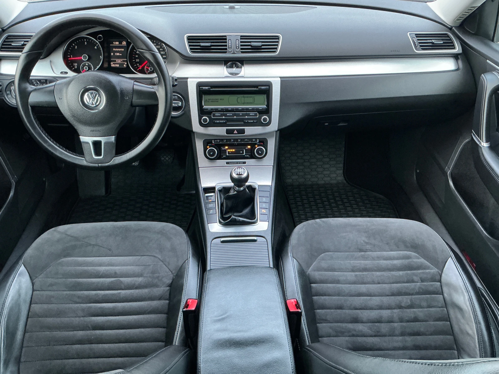VW Passat 2.0 TDI , снимка 11 - Автомобили и джипове - 56729431