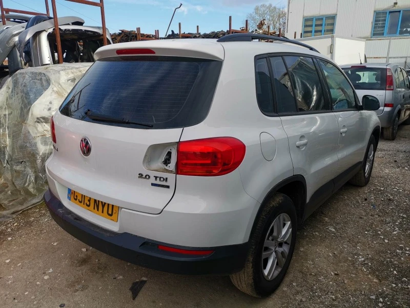 VW Tiguan 2.0tdi, снимка 5 - Автомобили и джипове - 40006544